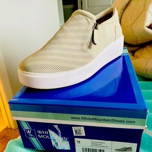 Women’s Size 11 Shoe